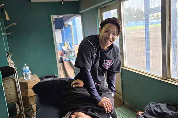 鍼灸科卒業 スポーツトレーナー 坂田 将人さんの卒業生インタビュー