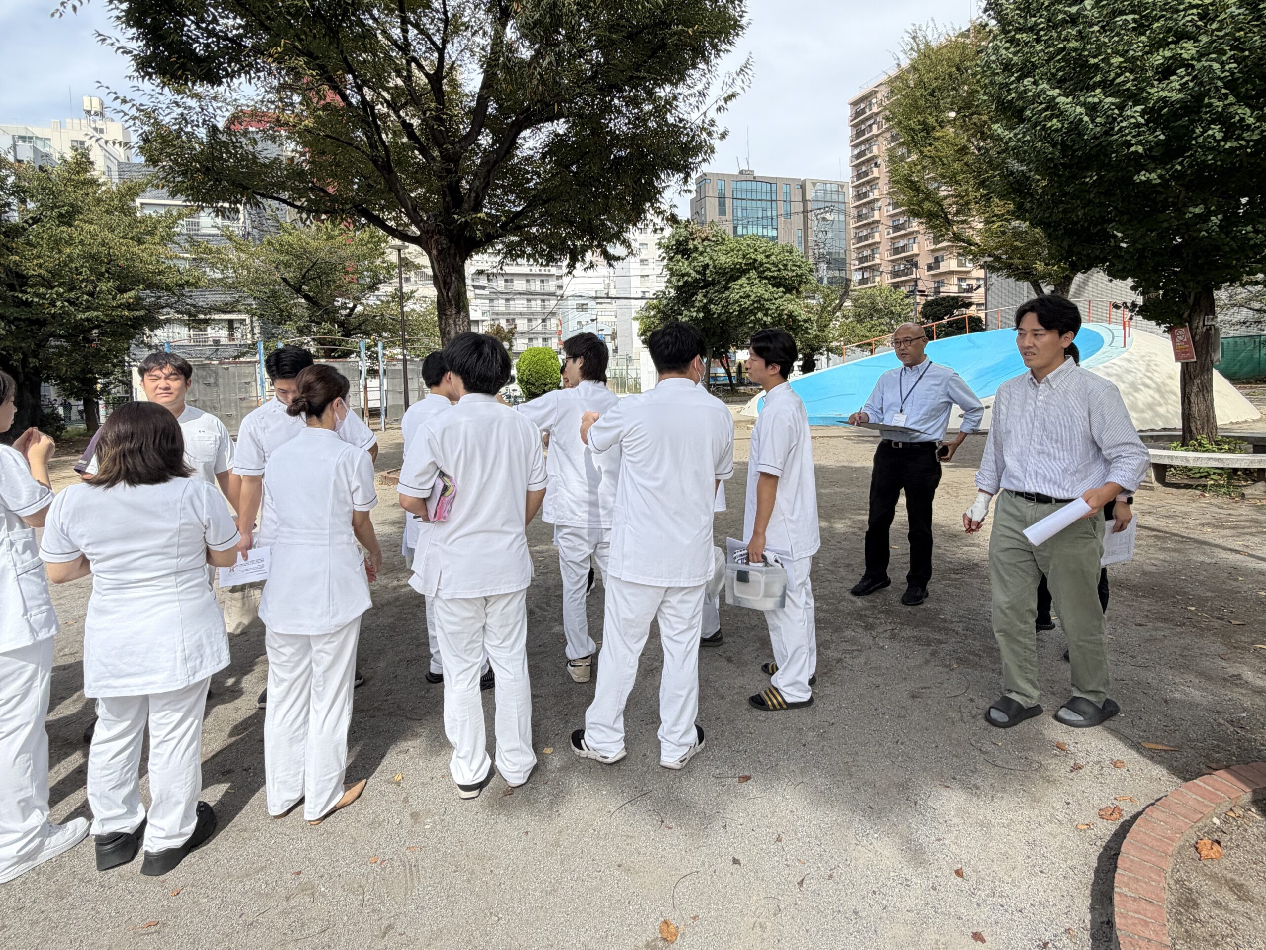 避難訓練実施｜スポーツ健康医療専門学校ブログ